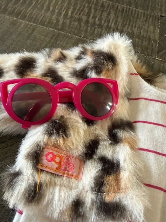 Our Generation Faux Fur Jacket & Striped Tee Doll Outfit with 🕶️ and boots - Picture 3 of 4